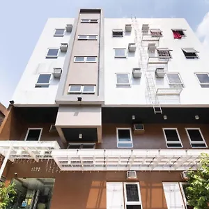 Hotel Oyo 152 Sangco Condotel